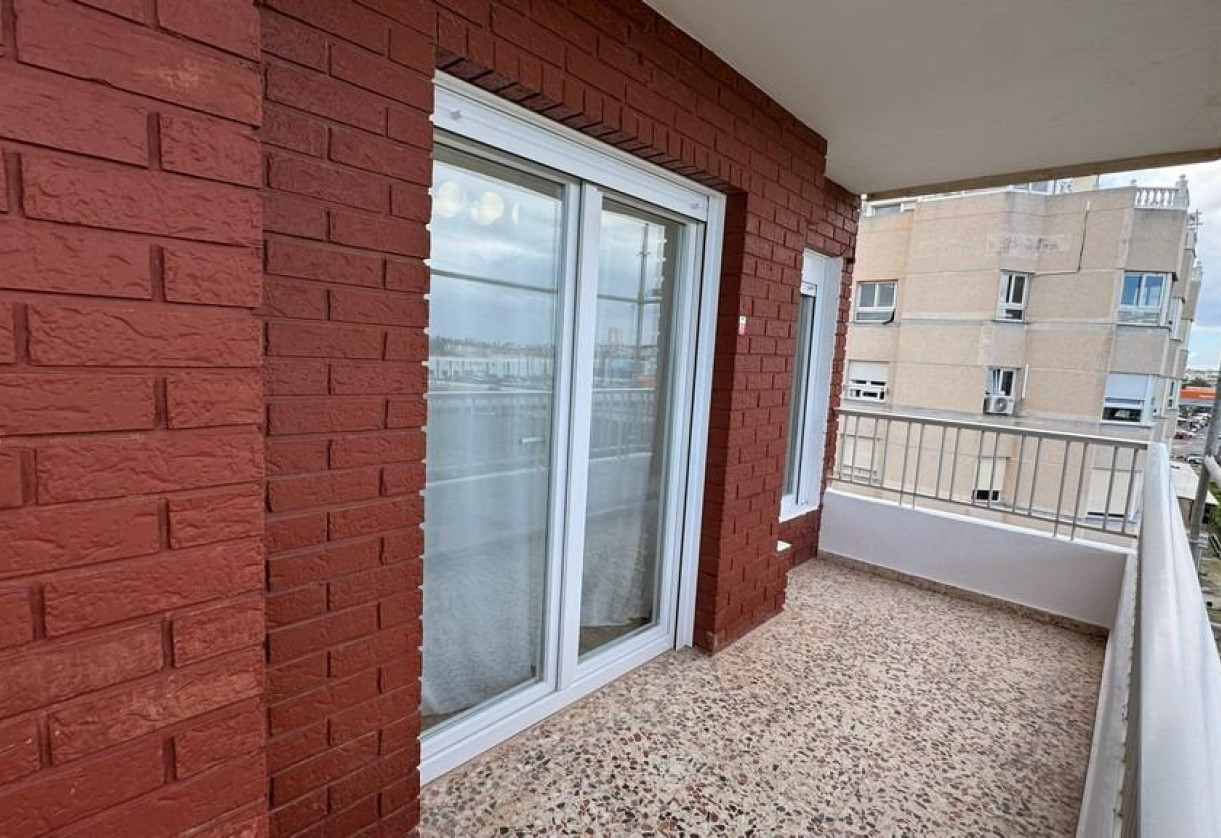 Rynek wtórny · Apartment · Torrevieja · Punta prima