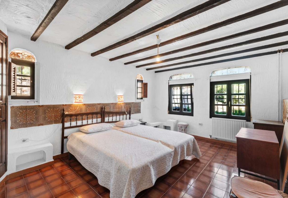 Sale · detached house · Calpe