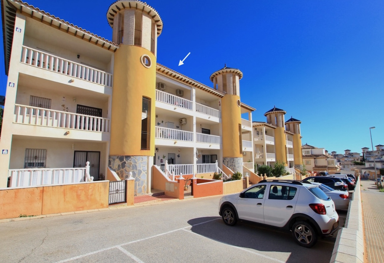 Resale · Apartment · Cabo Roig