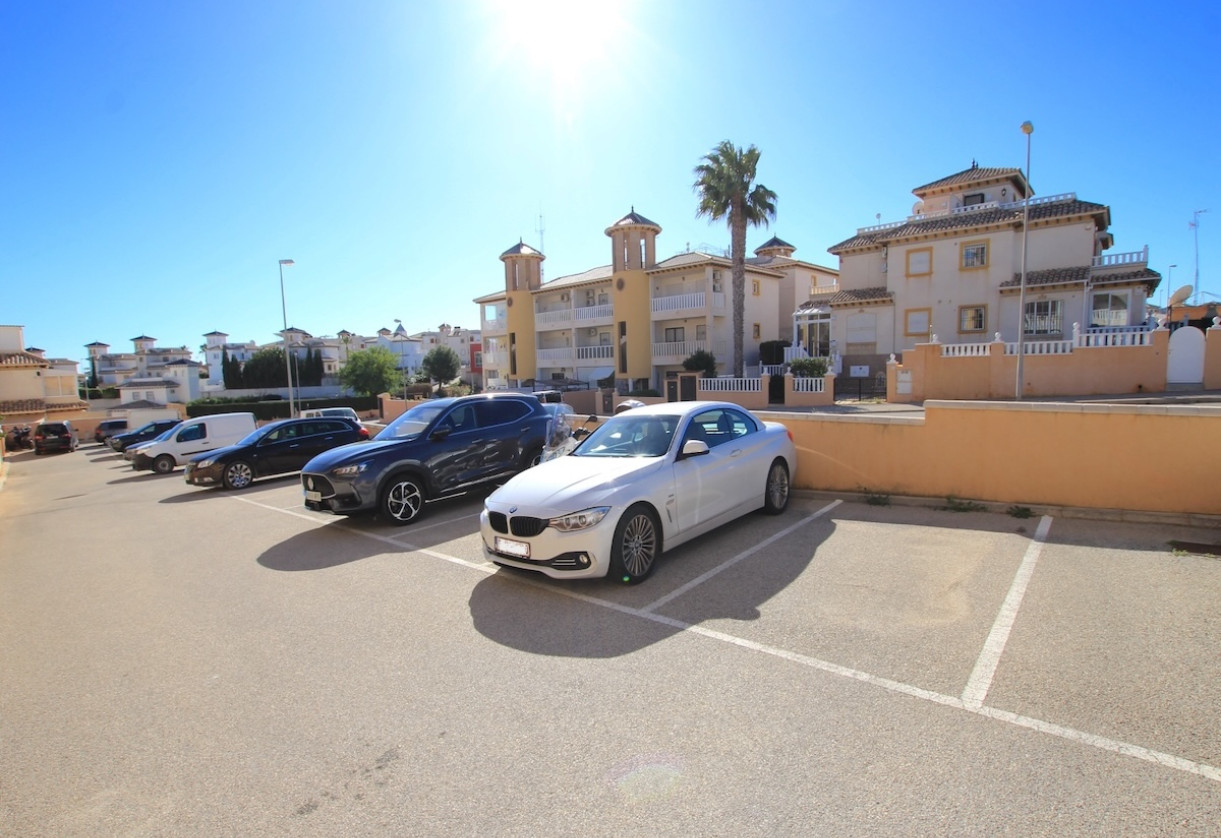 Resale · Apartment · Cabo Roig