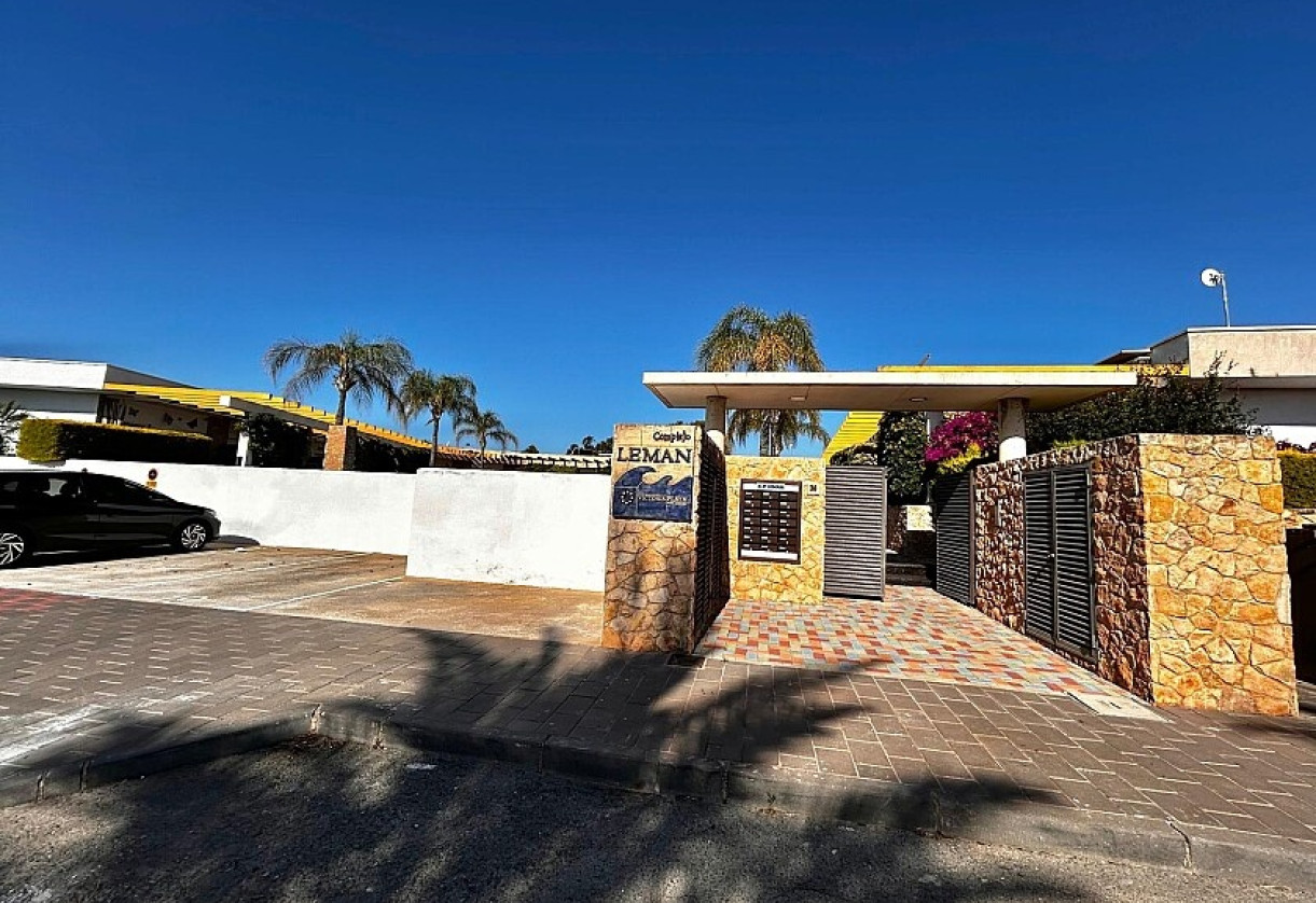 Reventa · Semidetached villa · Mil Palmeras