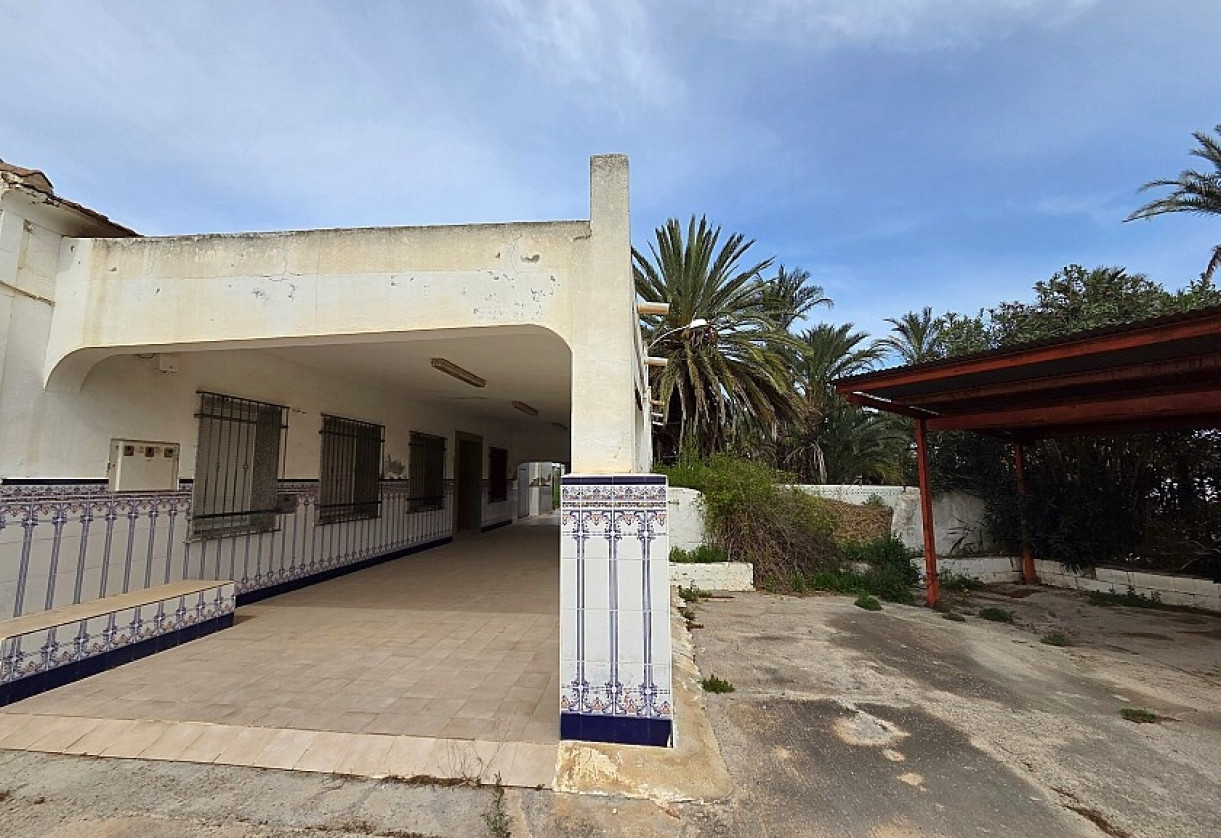 Resale · Country house · Catral