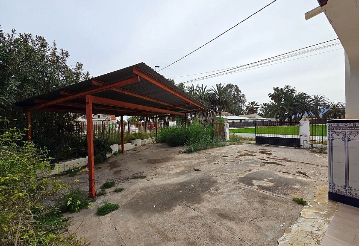 Resale · Country house · Catral