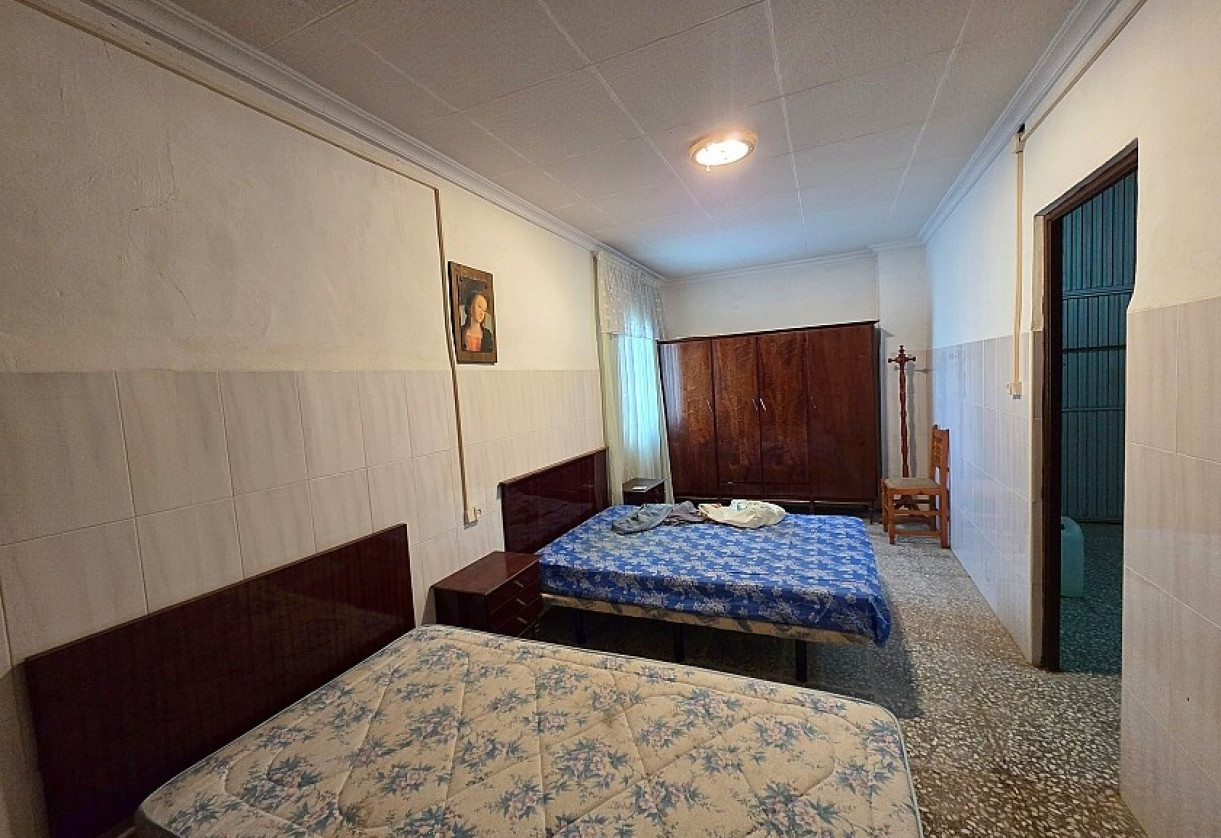 Resale · Country house · Catral