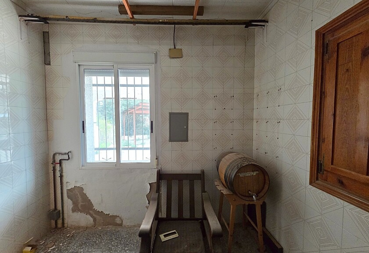 Resale · Country house · Catral