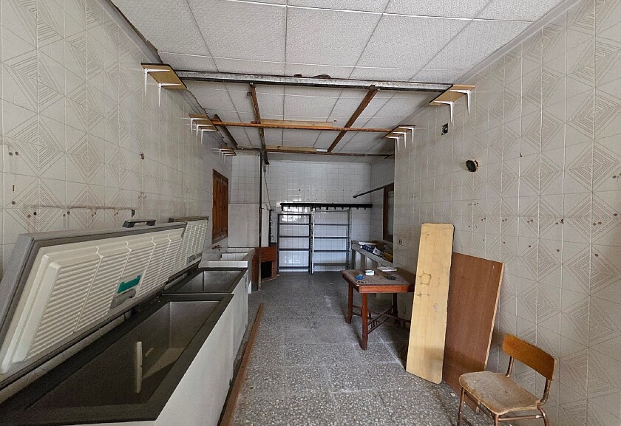 Resale · Country house · Catral