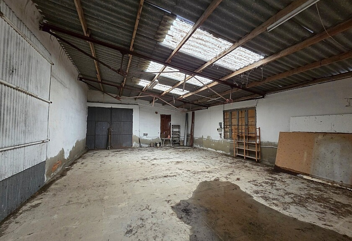 Resale · Country house · Catral