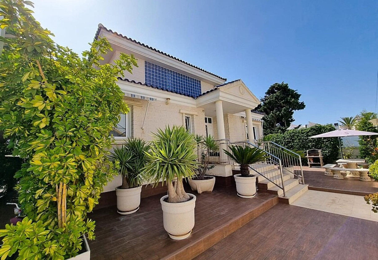 Reventa · Villa · La Mata