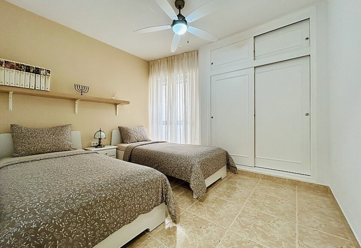 Reventa · Apartment · Torrevieja · Playa del Acequión