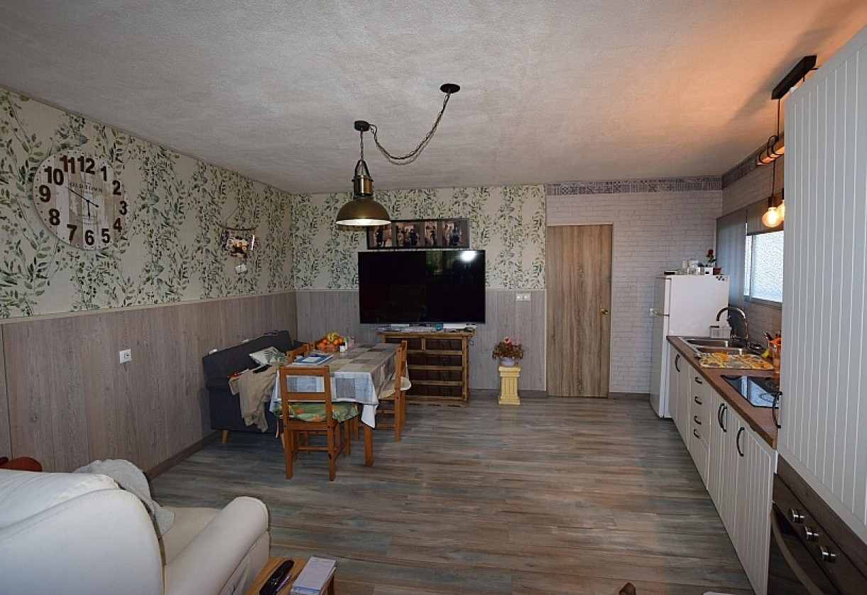 Sale · Country house · Los Montesinos