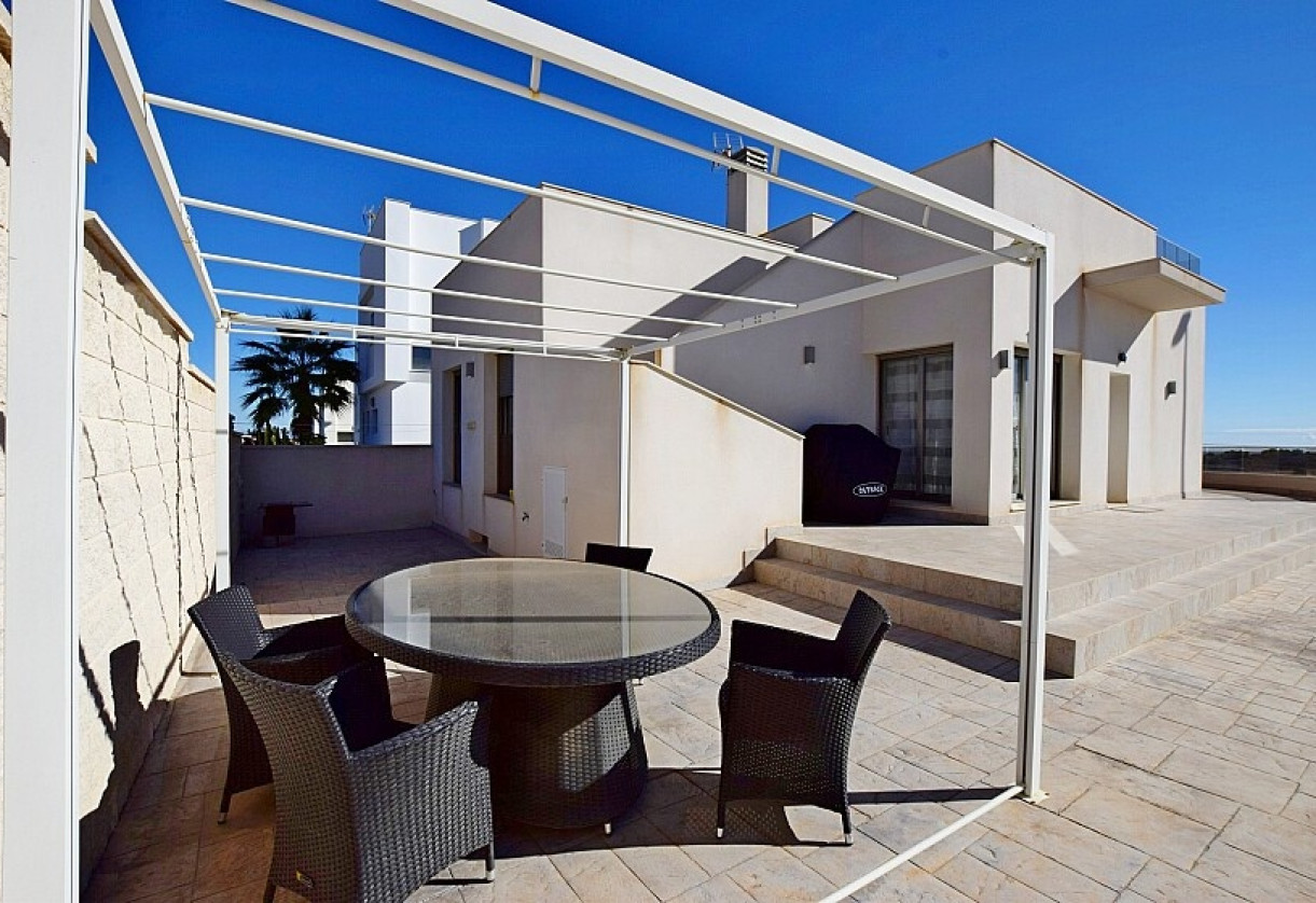 Resale · Villa · San Miguel de Salinas