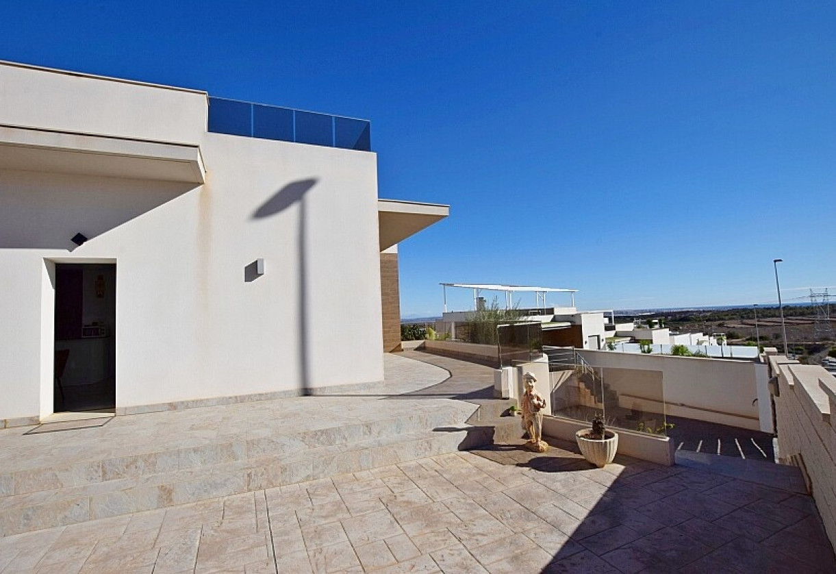 Resale · Villa · San Miguel de Salinas