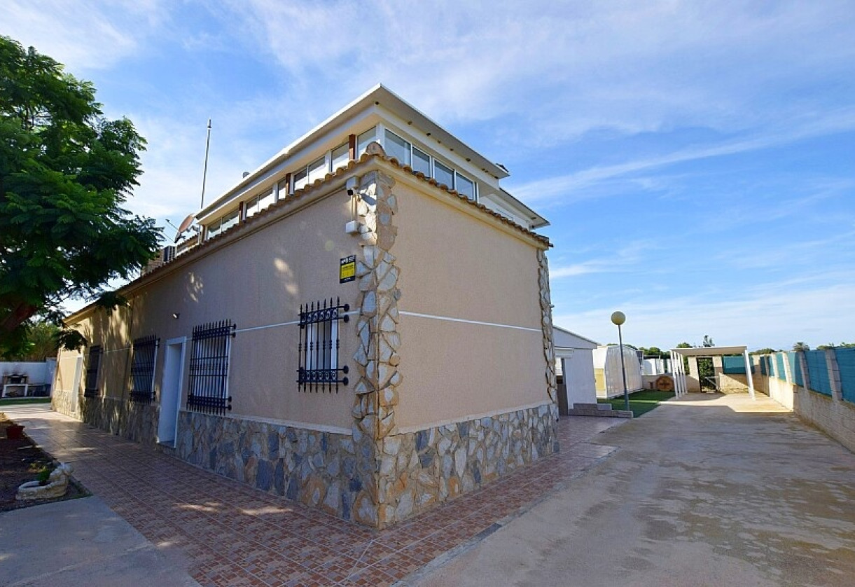 Sale · Country house · Rojales