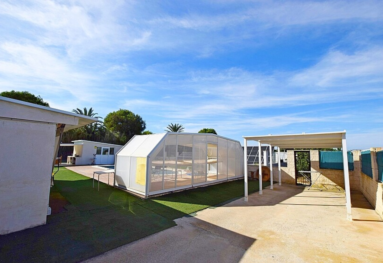 Sale · Country house · Rojales