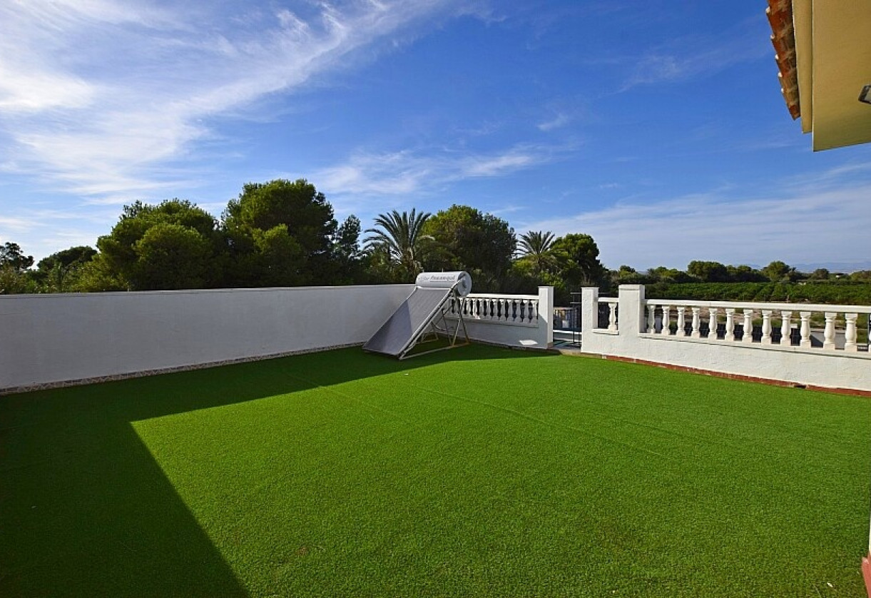 Sale · Country house · Rojales