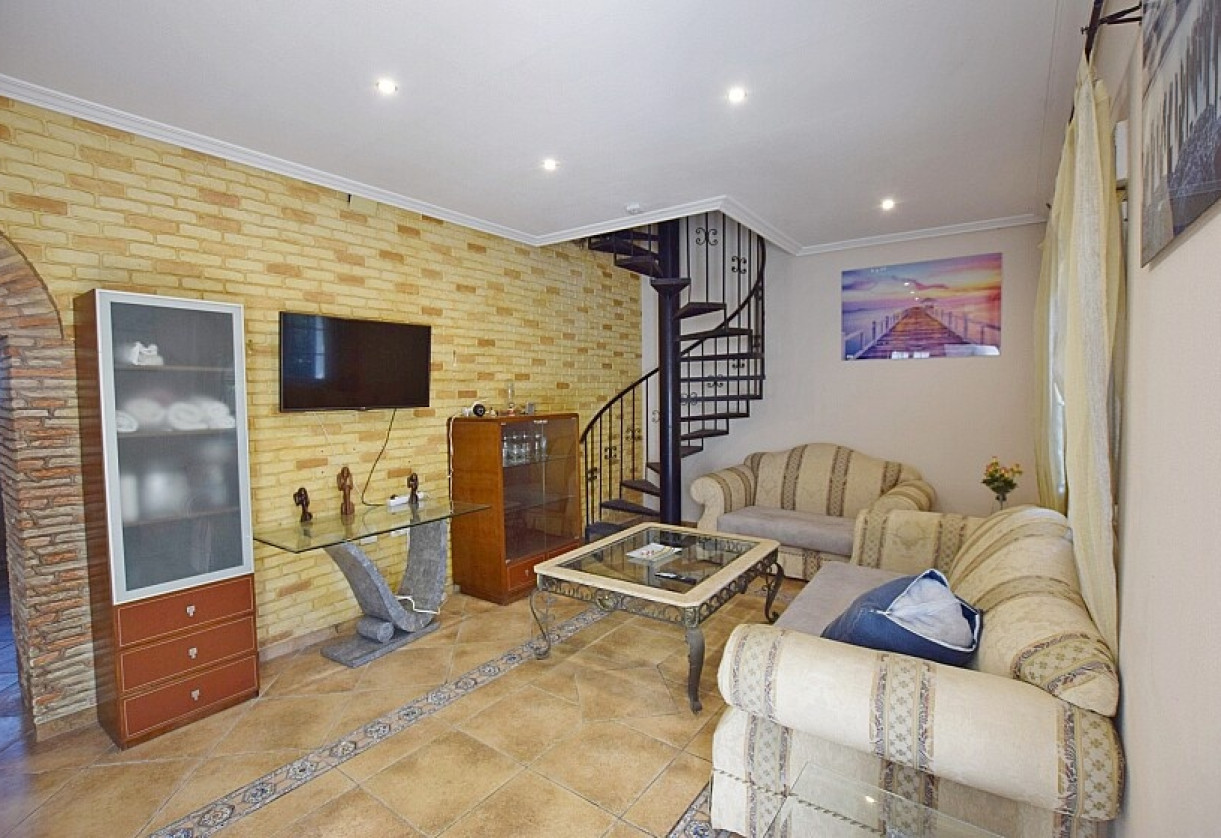 Sale · Country house · Rojales