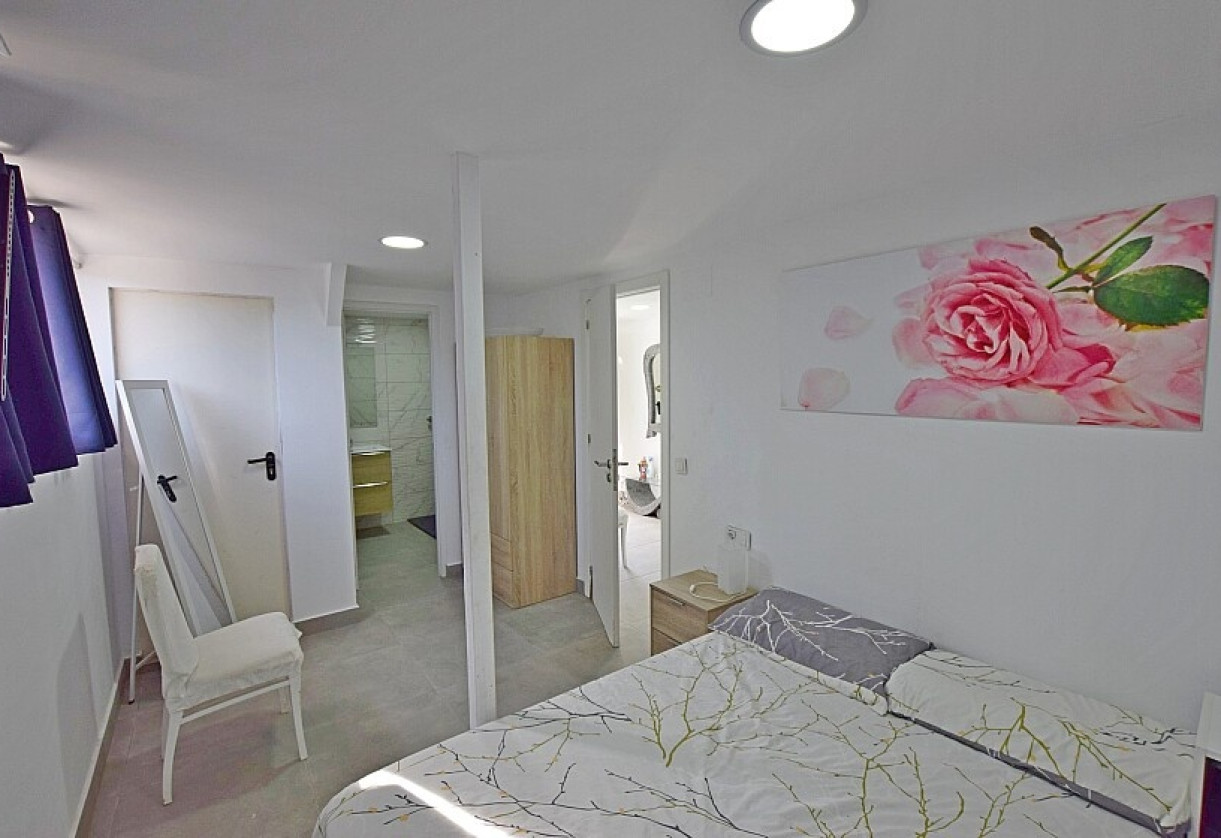 Sale · Country house · Rojales