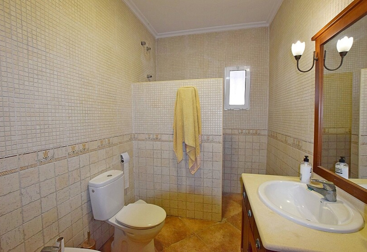 Sale · Country house · Rojales