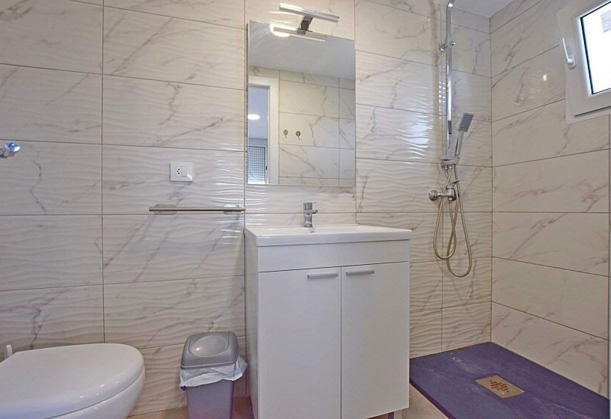 Sale · Country house · Rojales