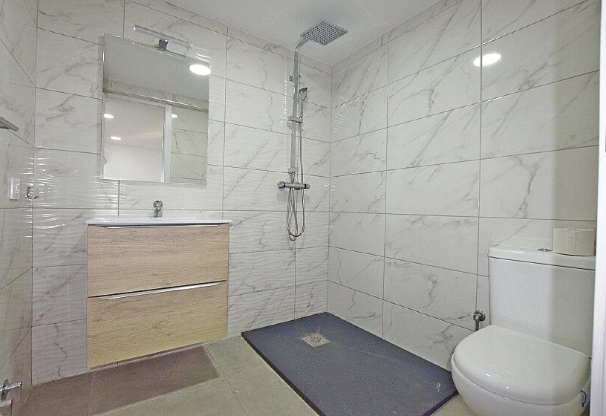 Sale · Country house · Rojales