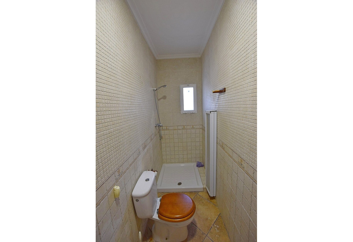 Sale · Country house · Rojales