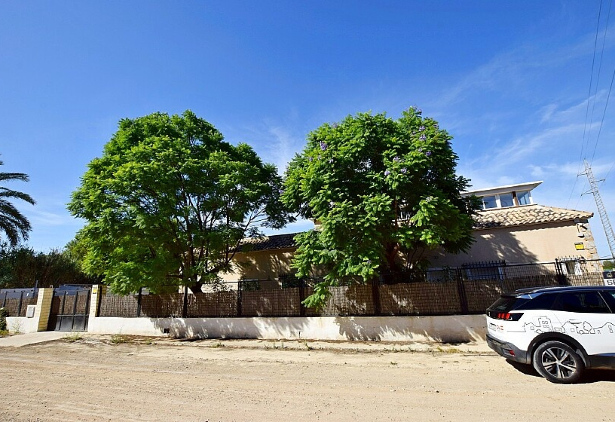 Sale · Country house · Rojales