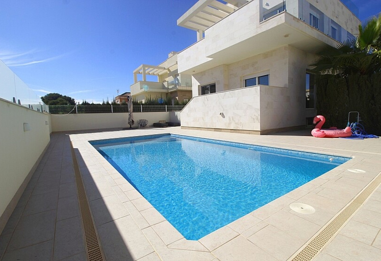 Sale · Villa · Orihuela Costa · La Zenia