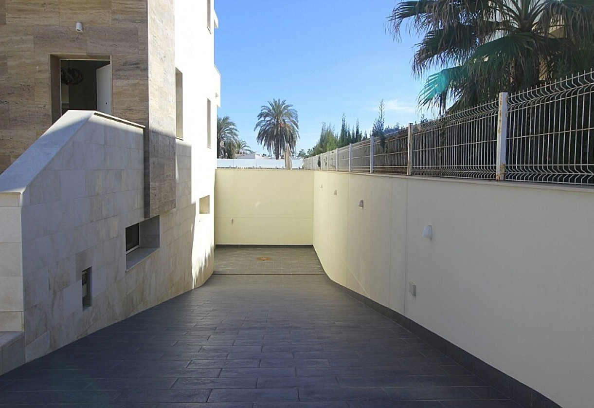 Sale · Villa · Orihuela Costa · La Zenia