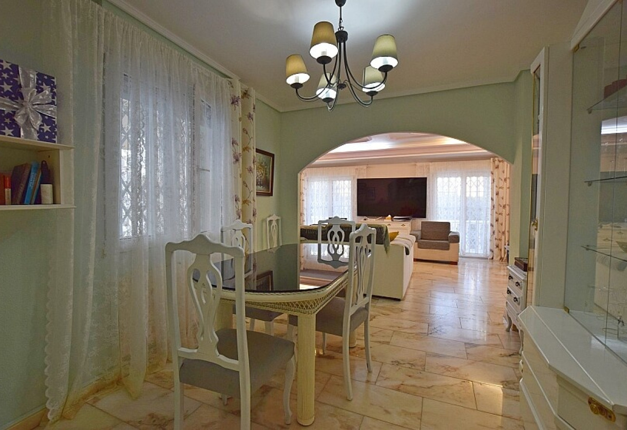 Sale · Villa · Torrevieja