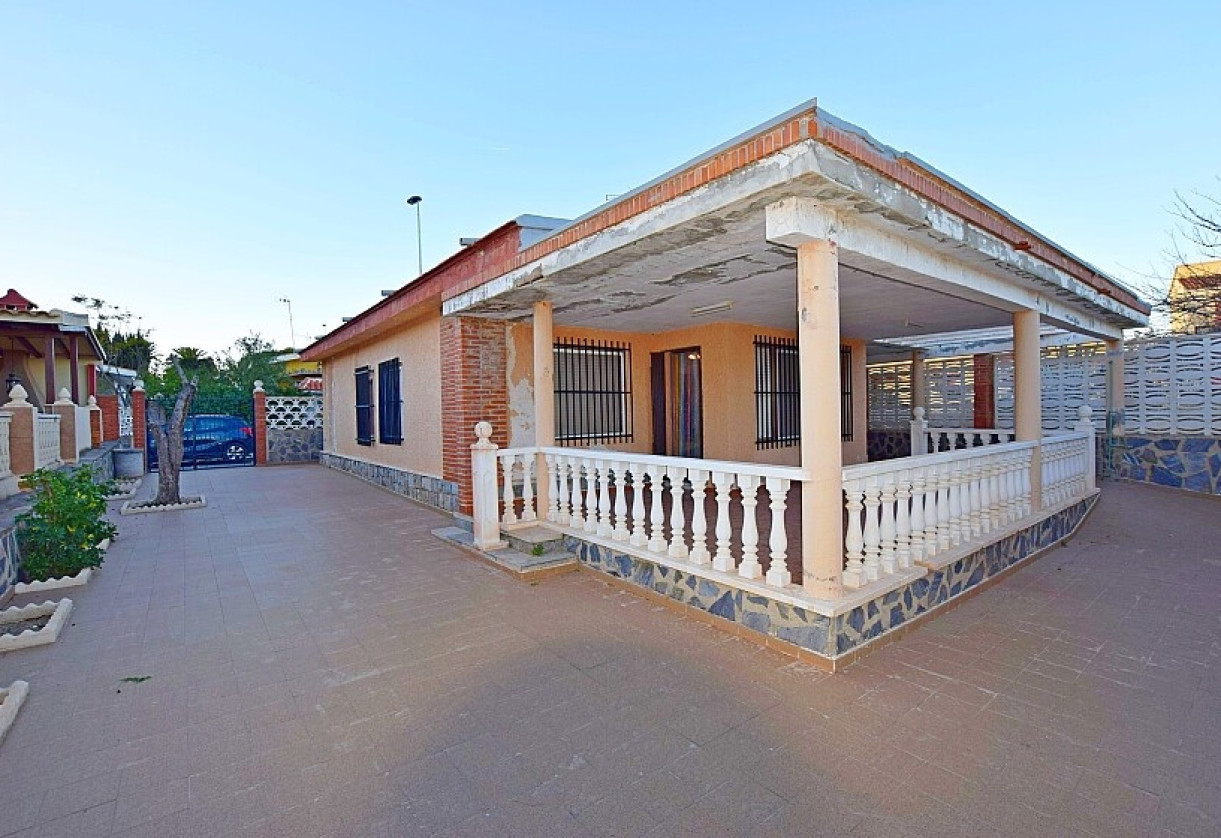 Reventa · Villa · Torrevieja · Calas - norte ciudad