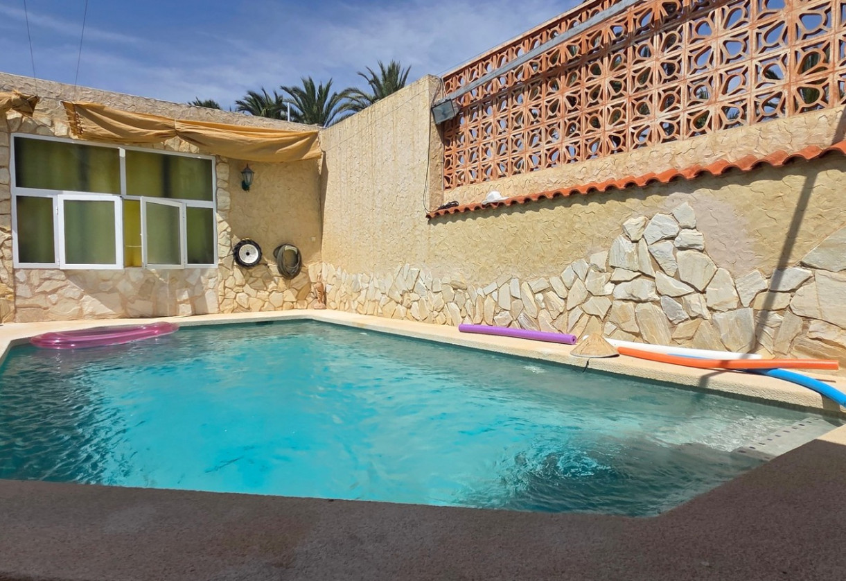 Resale · Townhouse · San Isidro