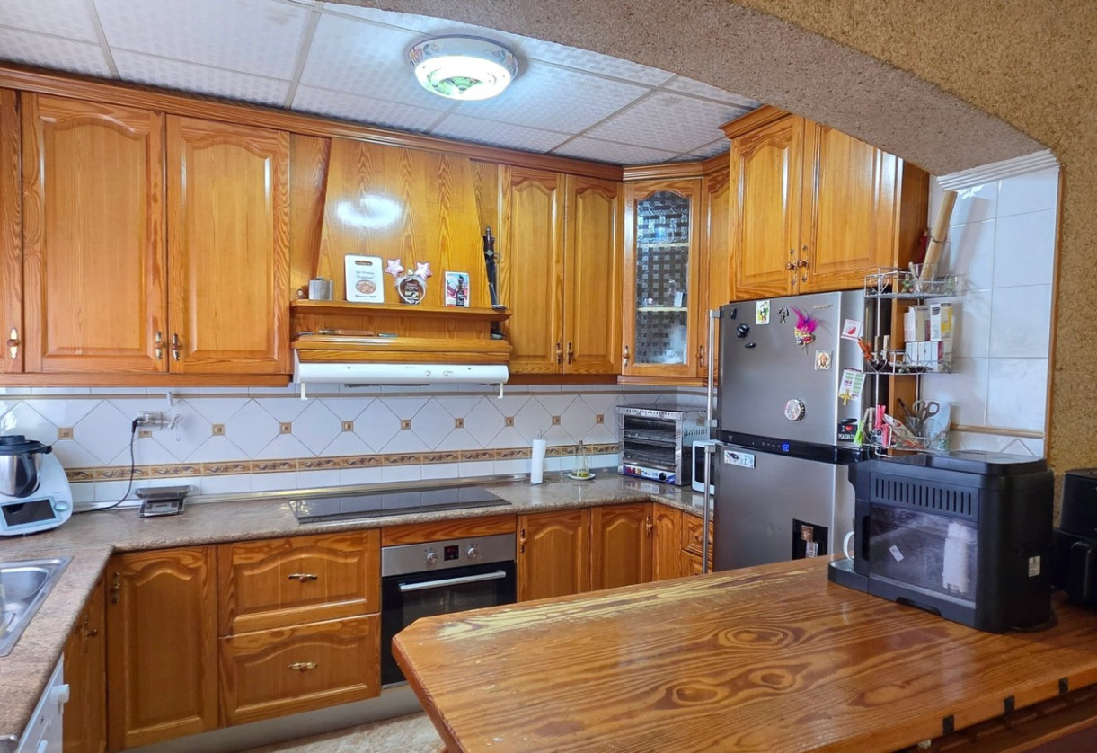 Resale · Townhouse · San Isidro