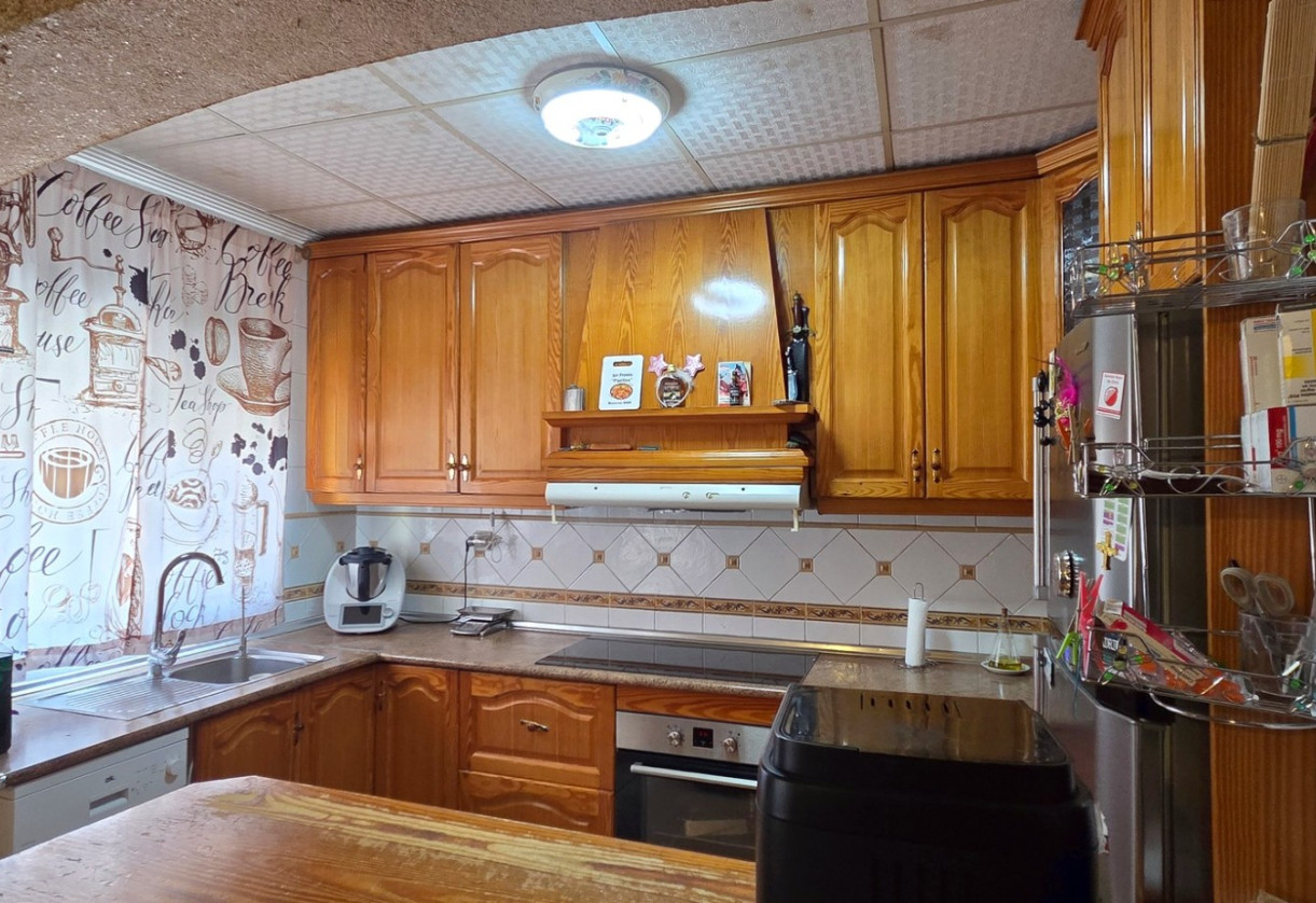 Resale · Townhouse · San Isidro