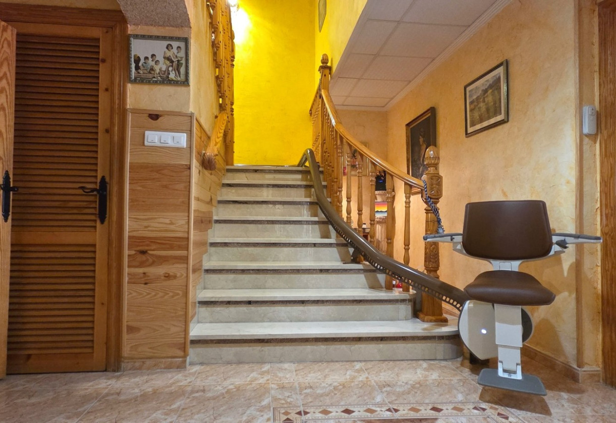 Resale · Townhouse · San Isidro