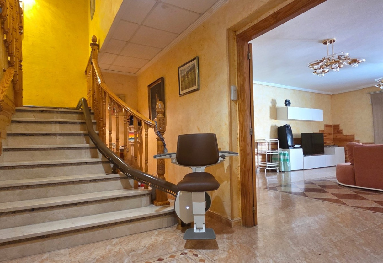 Resale · Townhouse · San Isidro