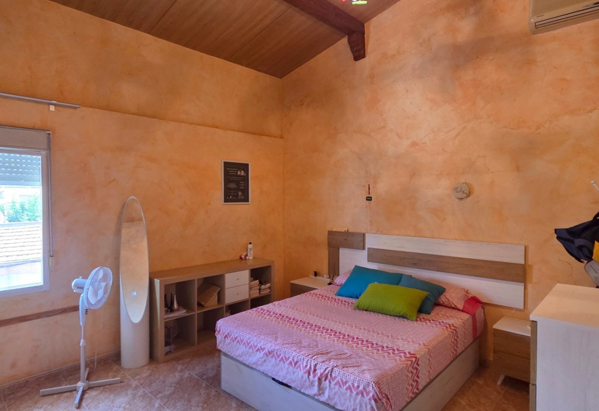 Resale · Townhouse · San Isidro