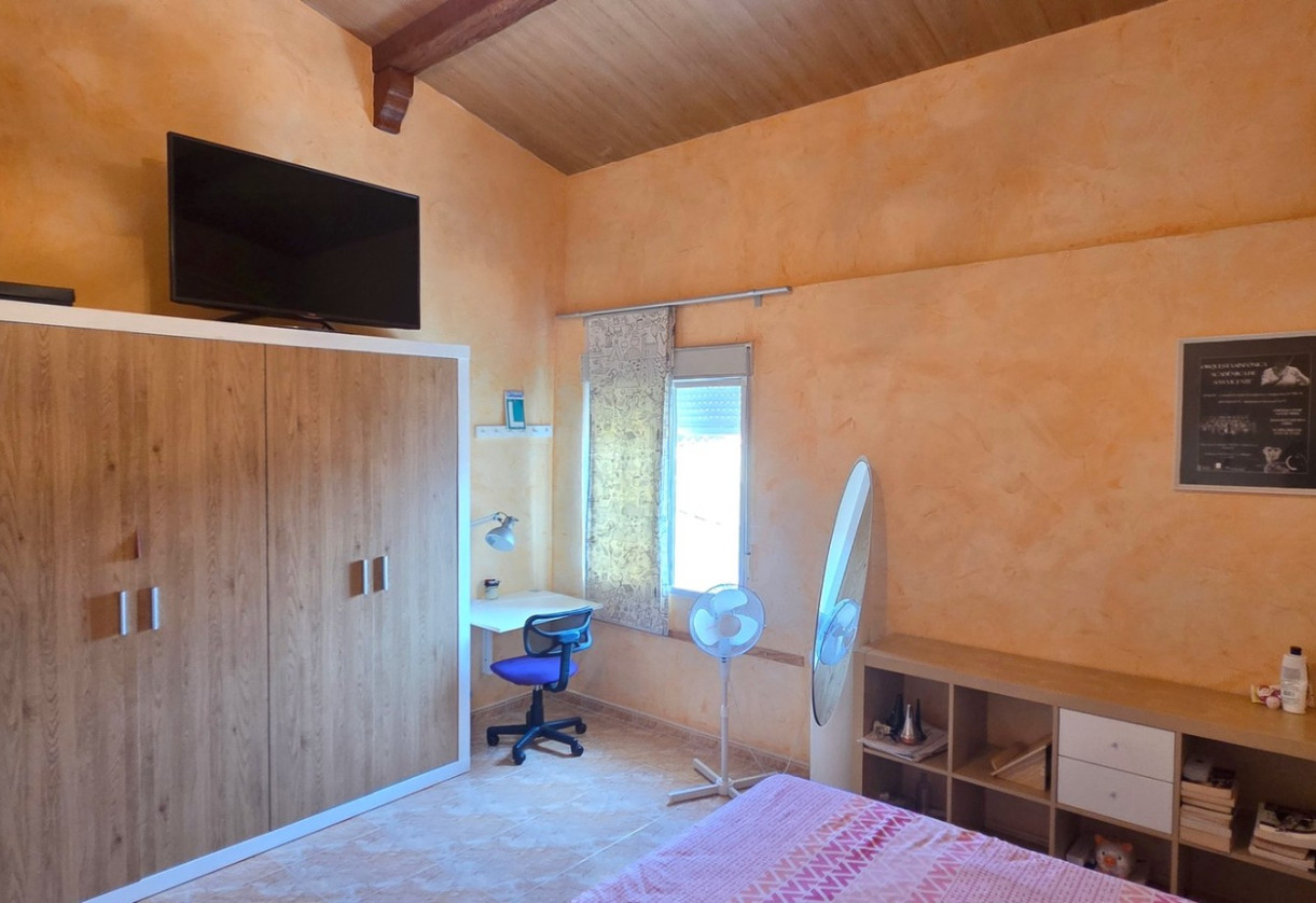 Resale · Townhouse · San Isidro