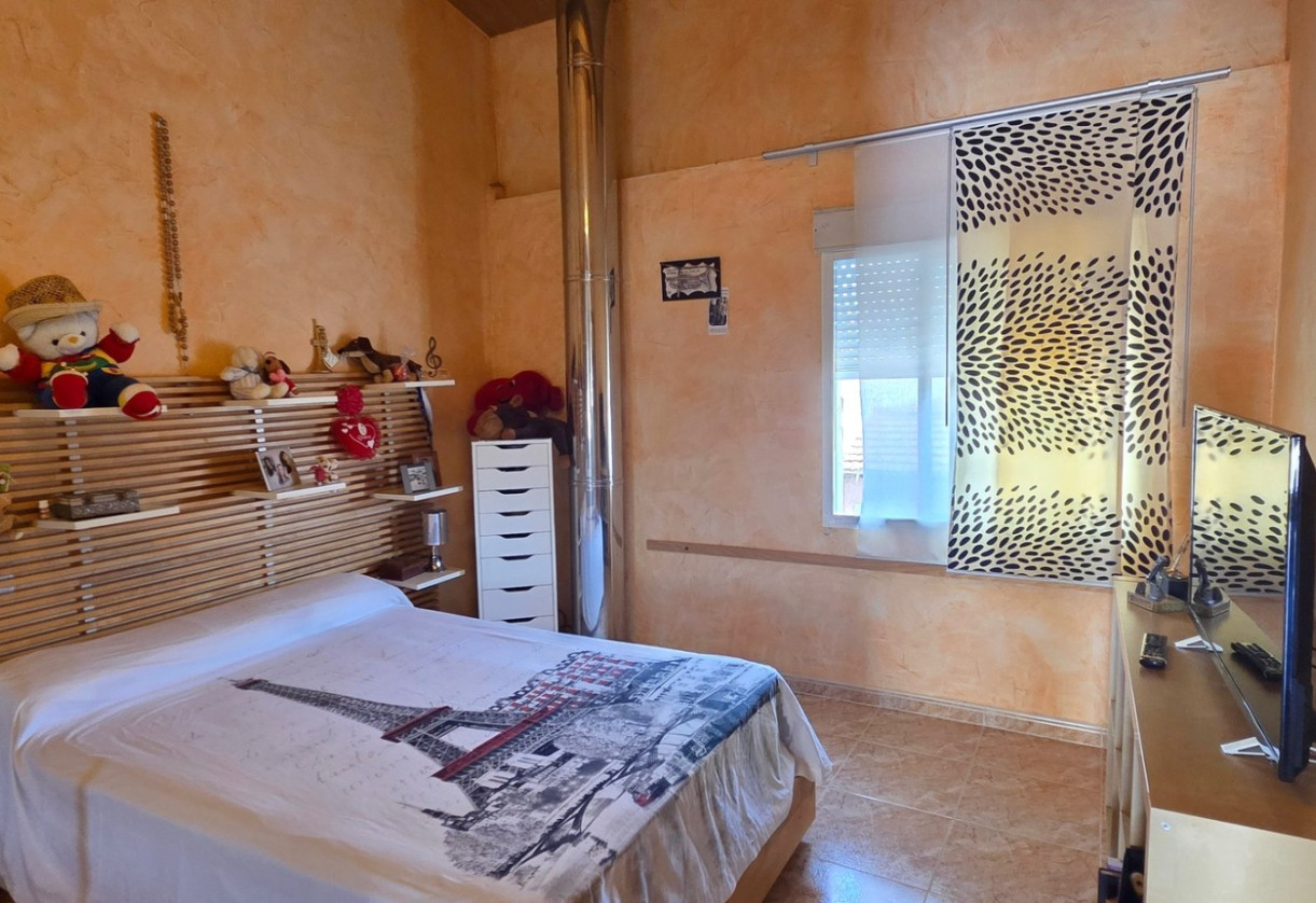 Resale · Townhouse · San Isidro