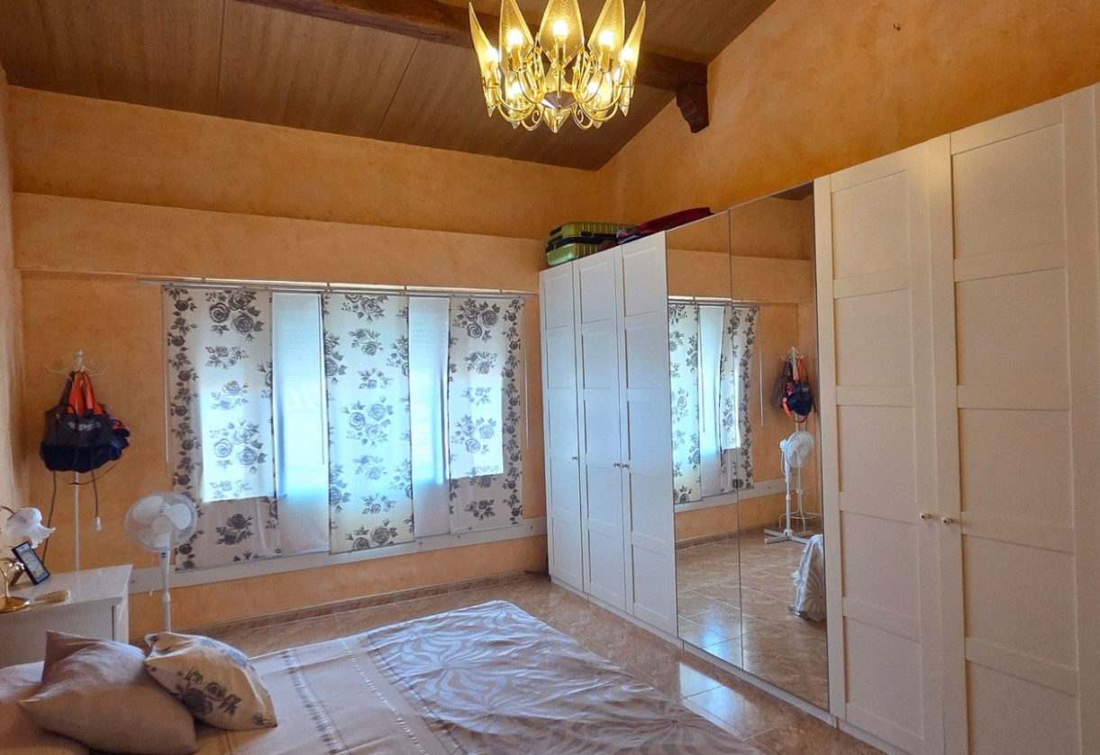 Resale · Townhouse · San Isidro