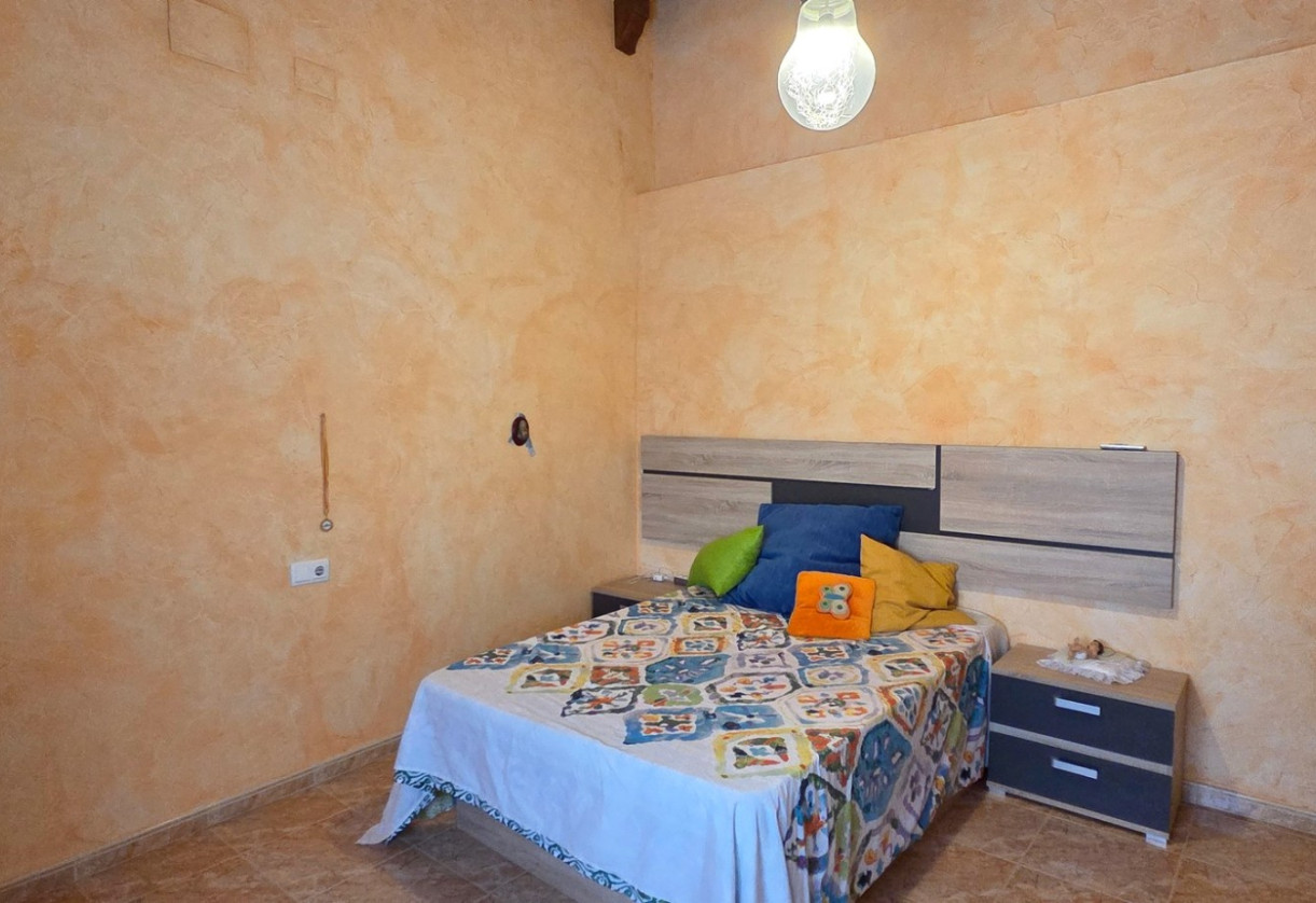 Resale · Townhouse · San Isidro