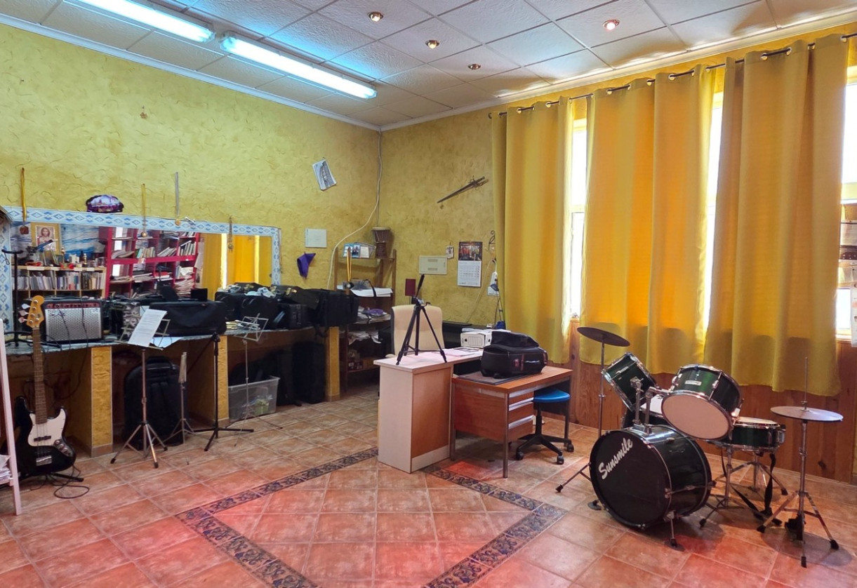 Resale · Townhouse · San Isidro