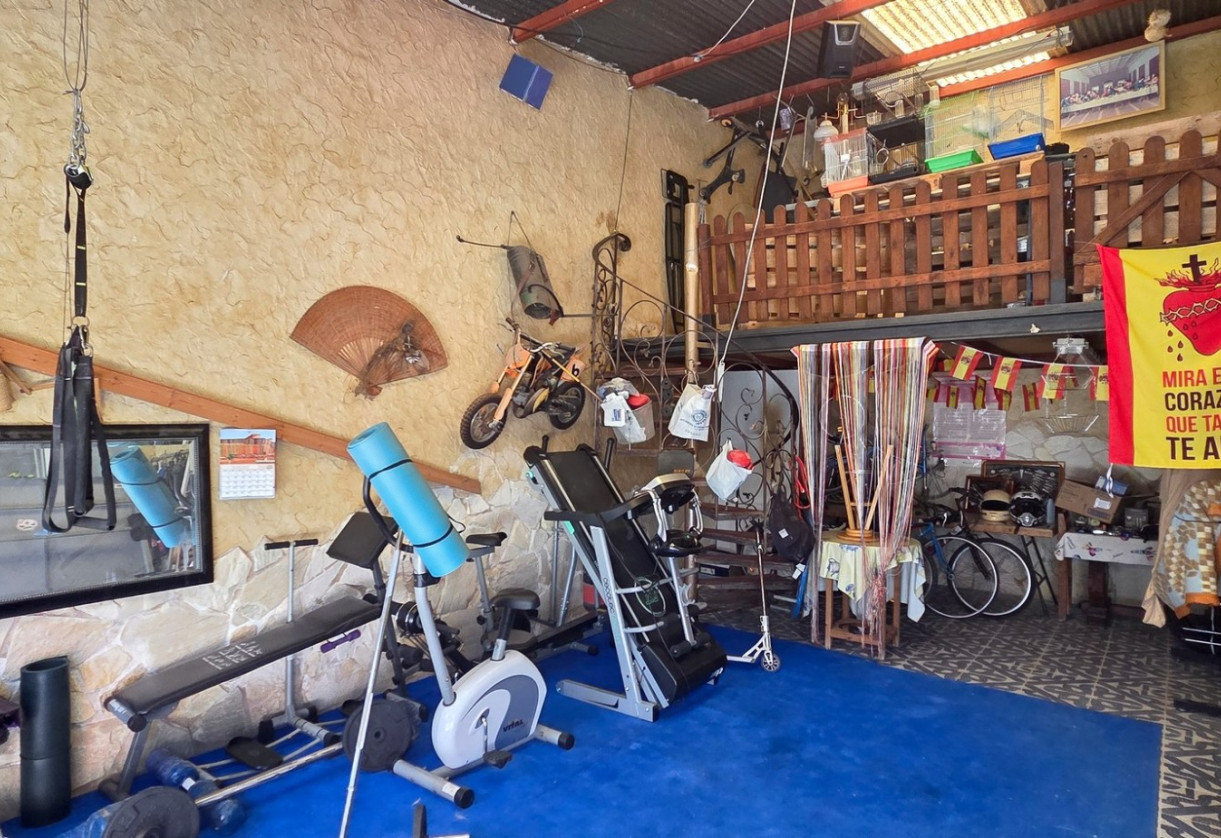 Resale · Townhouse · San Isidro