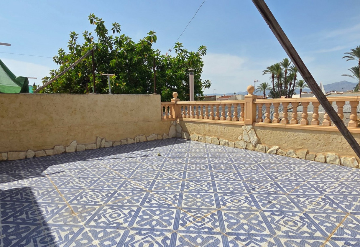 Resale · Townhouse · San Isidro