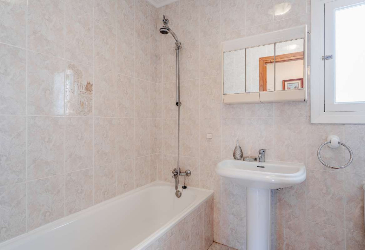 Resale · detached house · Calpe