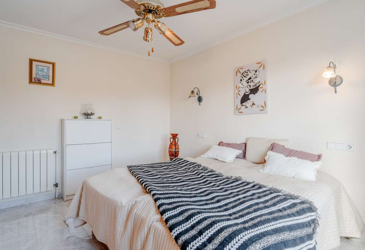 Resale · detached house · Calpe