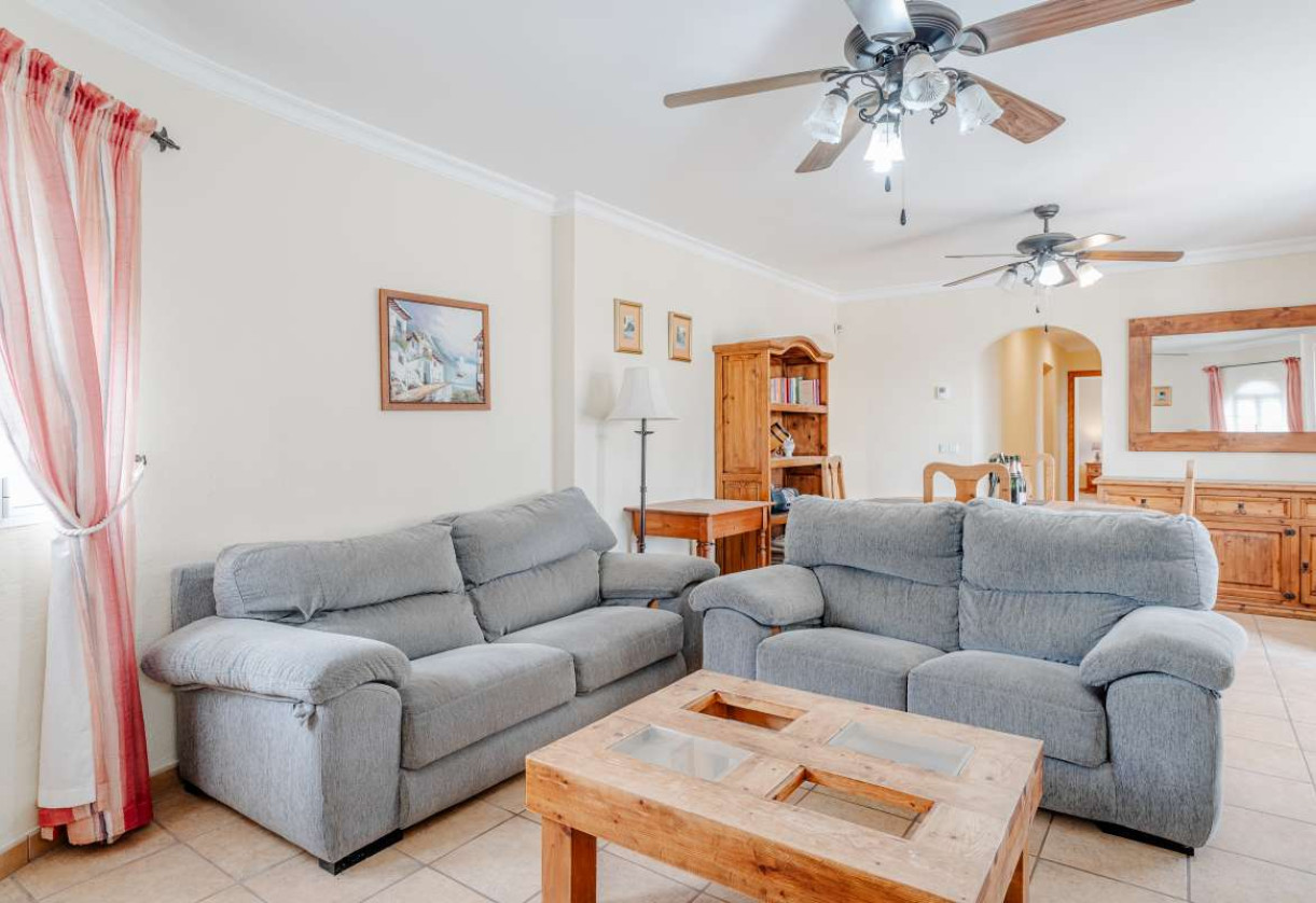 Resale · detached house · Calpe