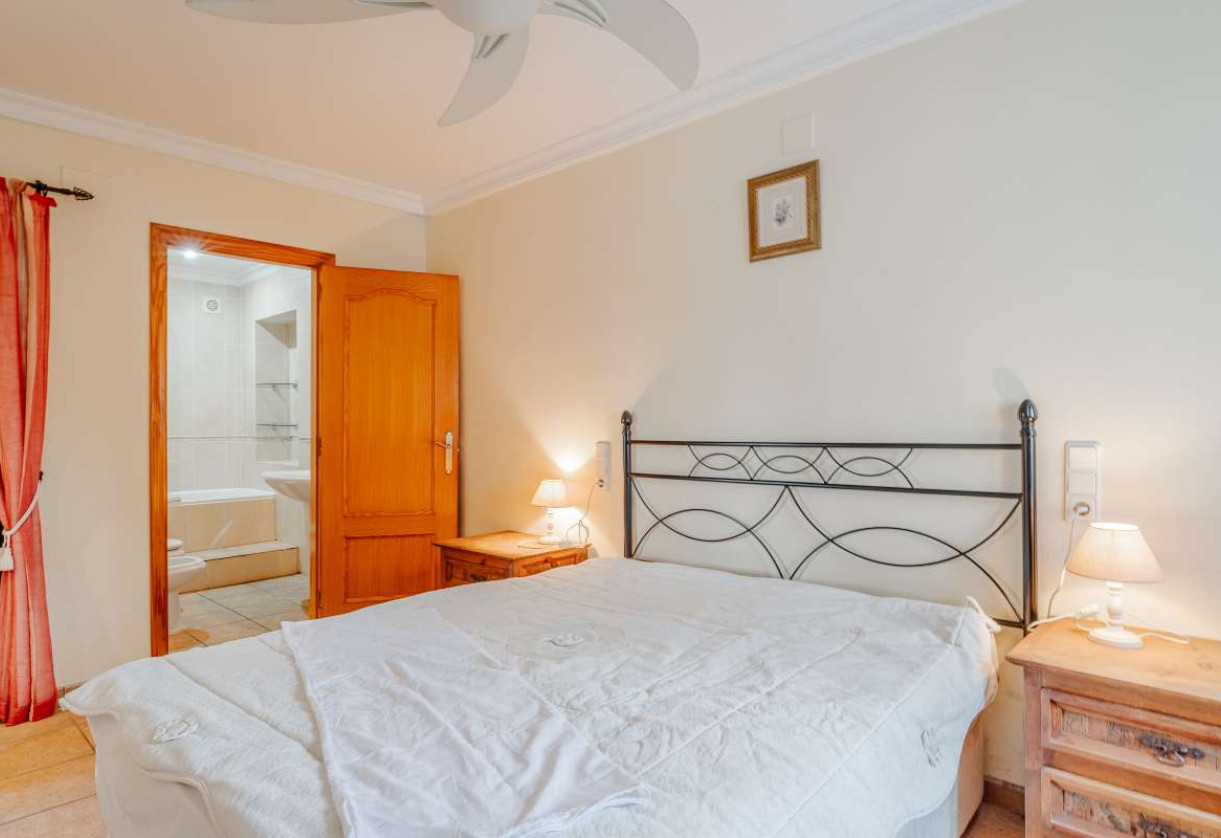 Resale · detached house · Calpe