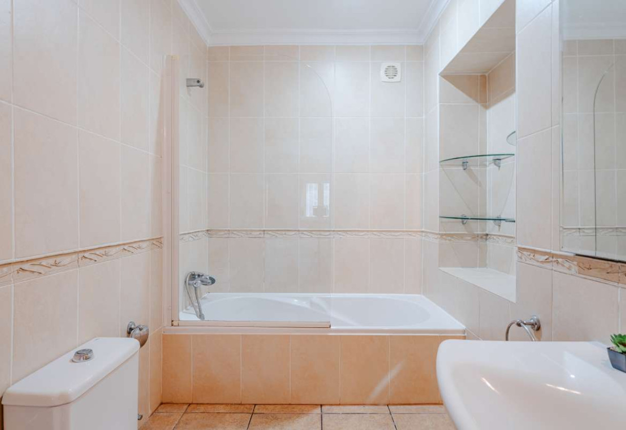 Resale · detached house · Calpe