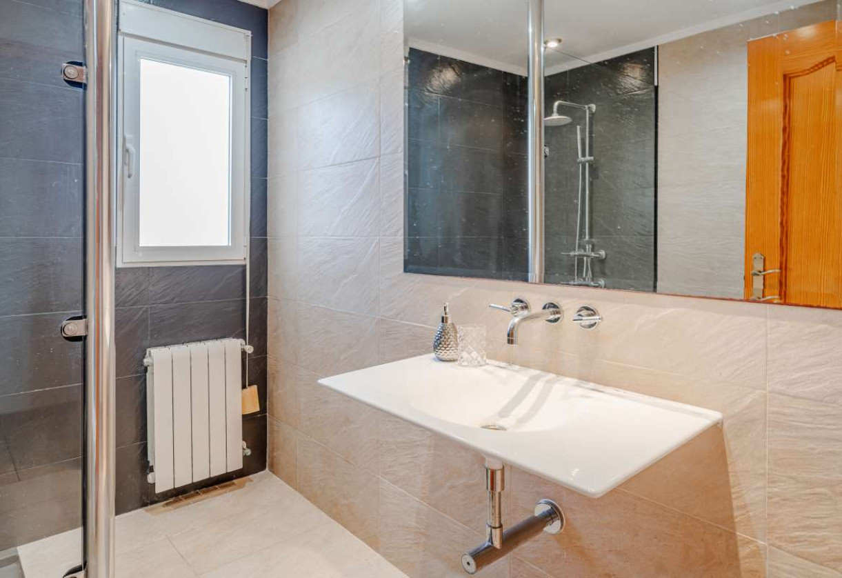 Resale · detached house · Calpe