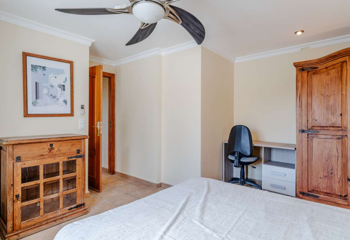 Resale · detached house · Calpe